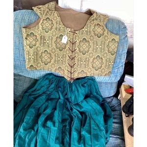 Renaissance Medieval Gown Dress Costume